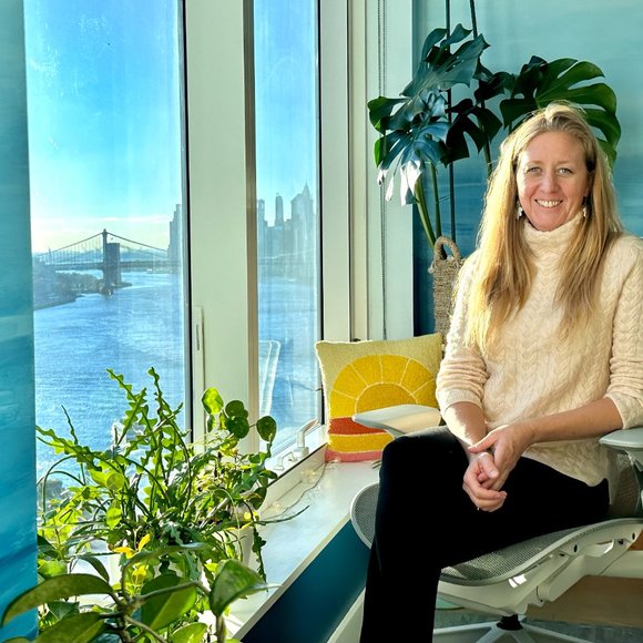 Meet your Posher, Taylor - Picture 1 of 2